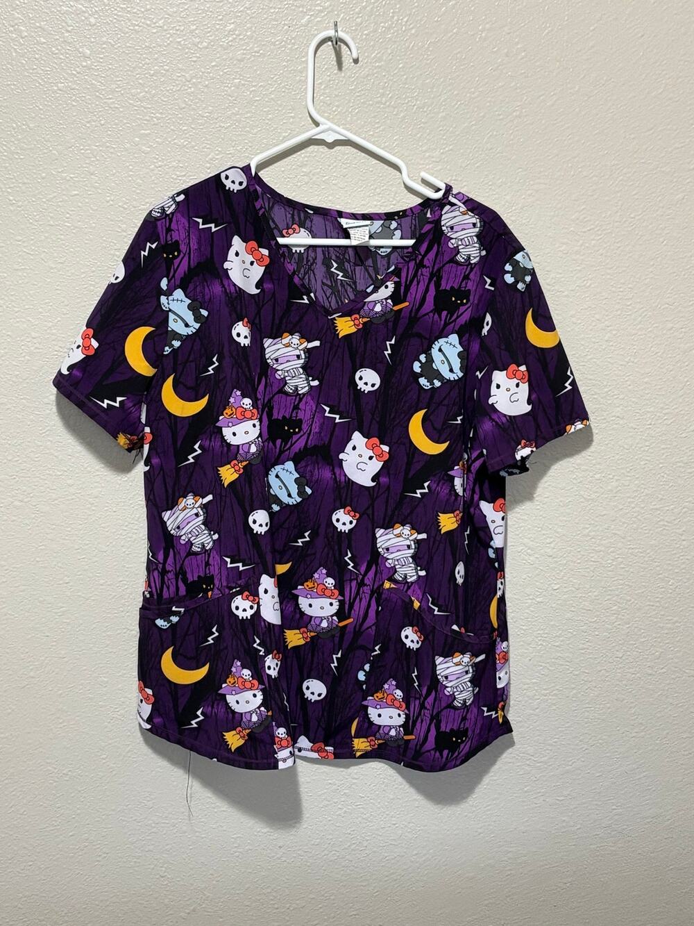 Women’s Hello Kitty Purple Halloween Scrub Top 4-Way Performance Stretch size XL